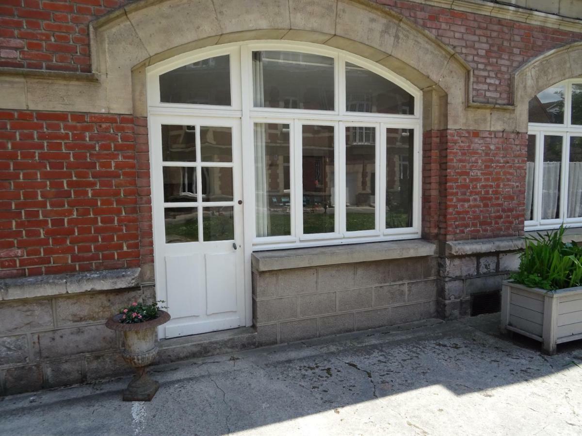 Ferienwohnung Au Pied Du Beffroi Arras Exterior foto
