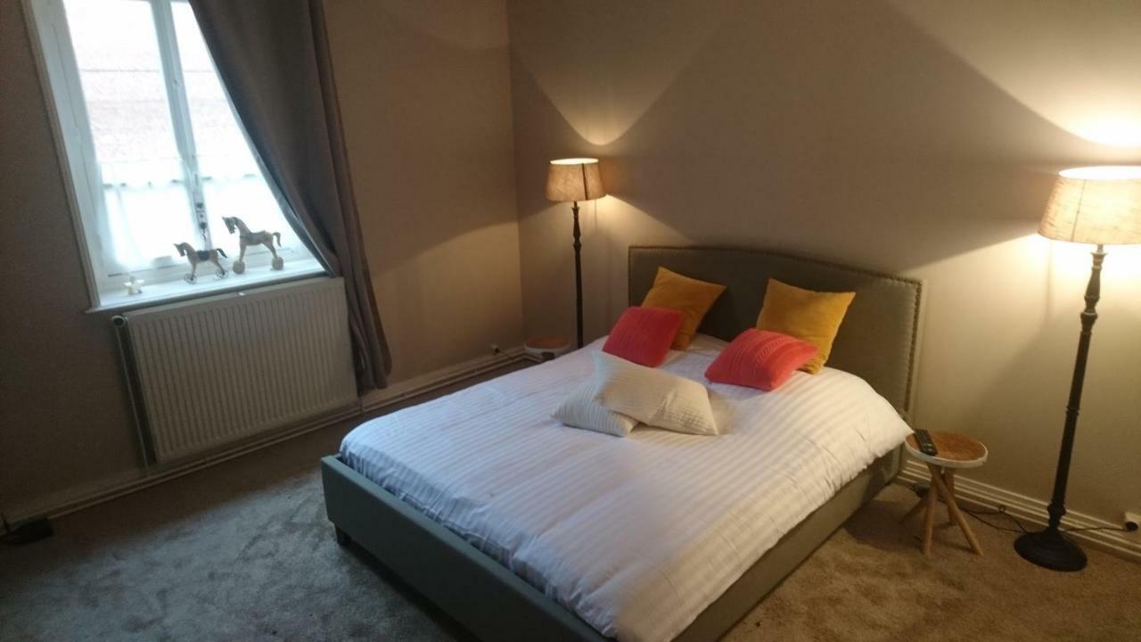 Ferienwohnung Au Pied Du Beffroi Arras Exterior foto